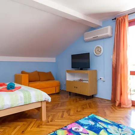Leonarda Apartment