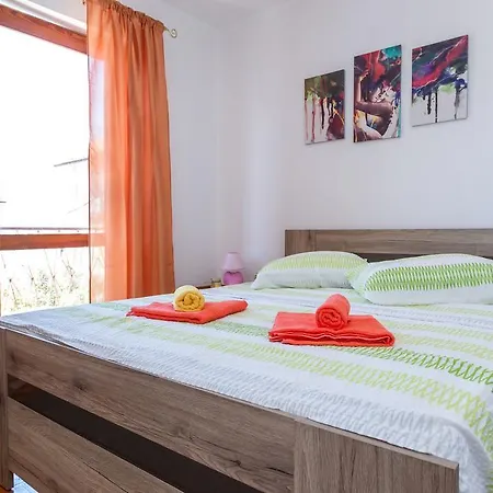 Apartment Leonarda *