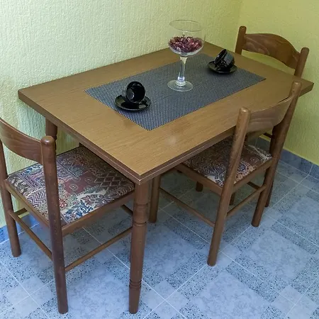 Leonarda Apartment *