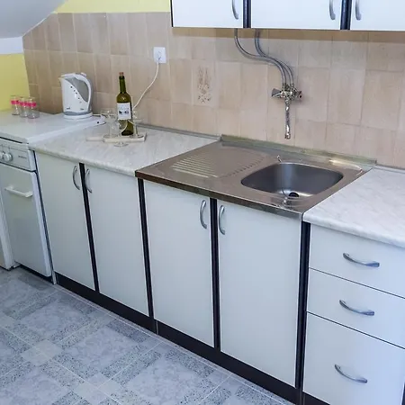 Leonarda Apartment *